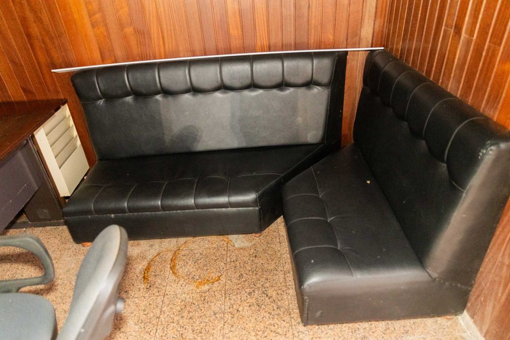 Sofás e mesas para venda