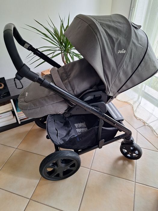 Carrinho Joie Chrome com Alcofa, ambos como novos