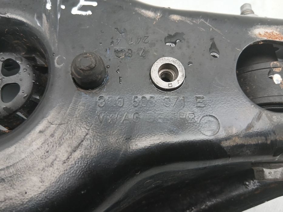 Braço de suspensão trás esquerdo AUDI Q3 (F3B)