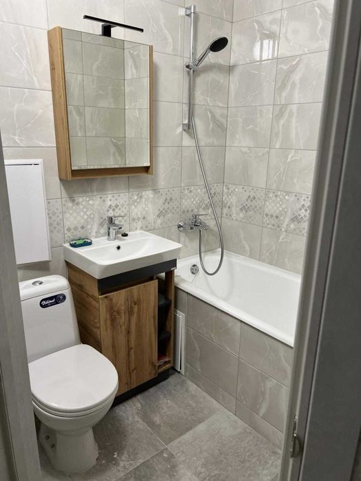 Перша здача все нове 2к квартира вул.Межова ЖК Варшавський Генератор