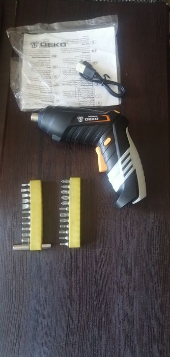 Электро отвёртка Деко на аккумуляторе. Новая