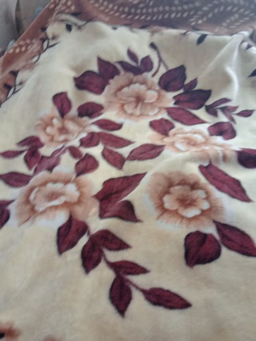 Продам     шерстяные одеяла.