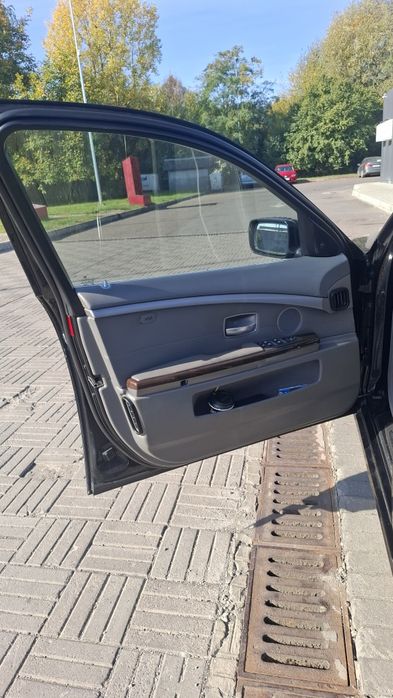 Продаж БМВ 750Li