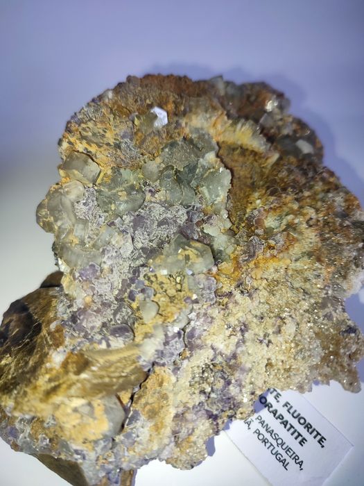 Mineral de coleção Apatite Fluoroapatite Siderite