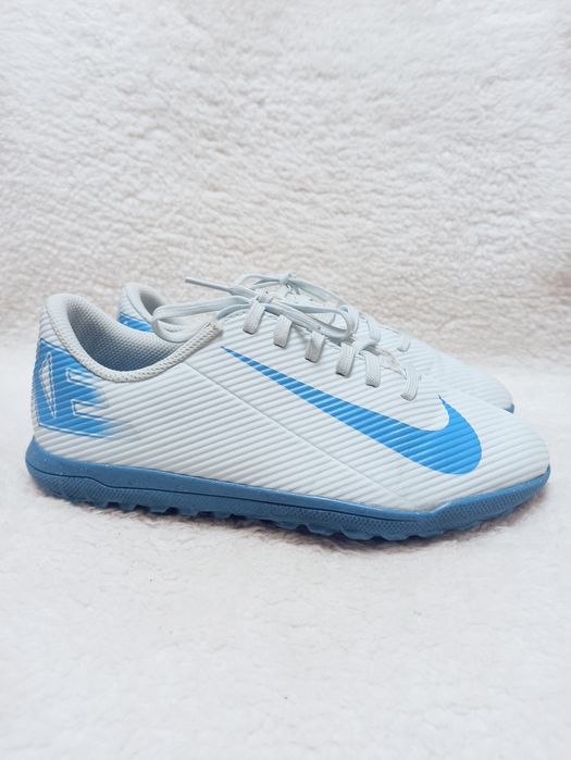 Оригінал Nike, 35.5 розмір, устілка 22.5 см, футзалки, сороконіжки для хлопчика