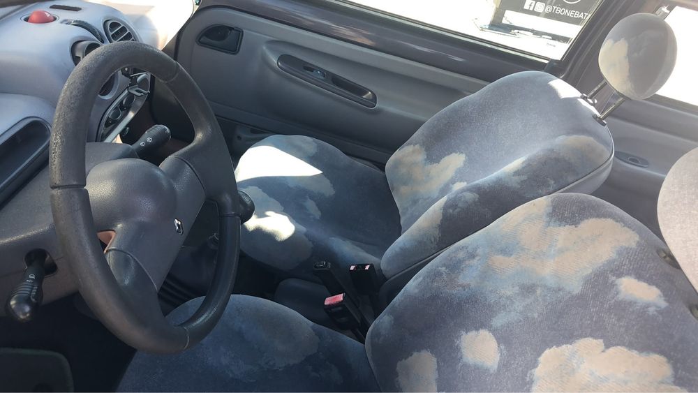 Renault Twingo 1995 – semi automático, Motor Bom, bom de mecânica, carro super econômico – 120.000 km – Para Reparação