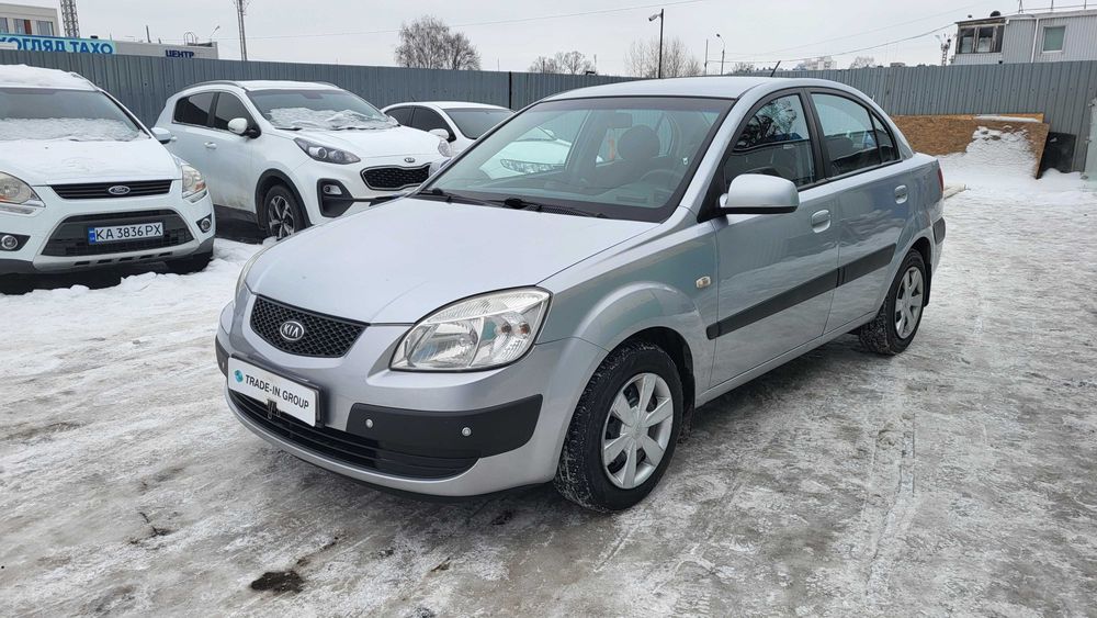 Авто KIA Rio 2006 1.4