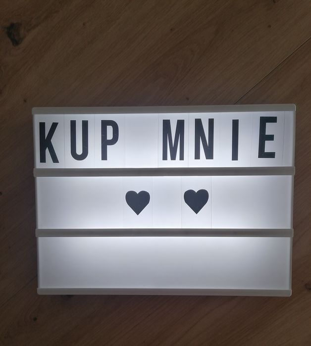 lampka led z personalizowanym napisem