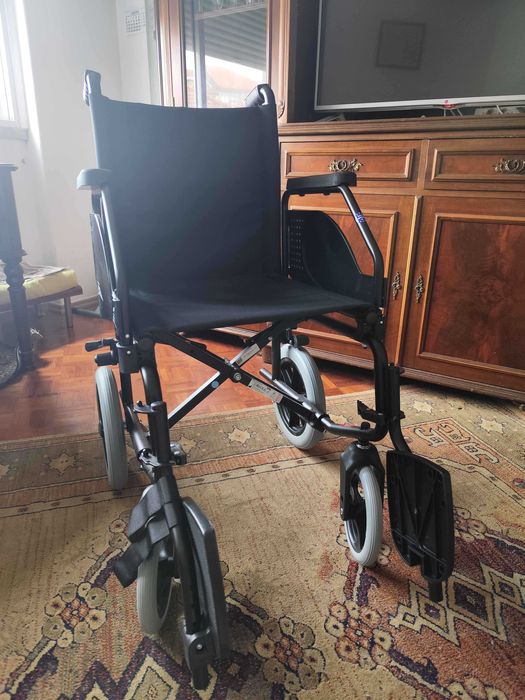 Cadeira de Rodas - 1 semana de uso