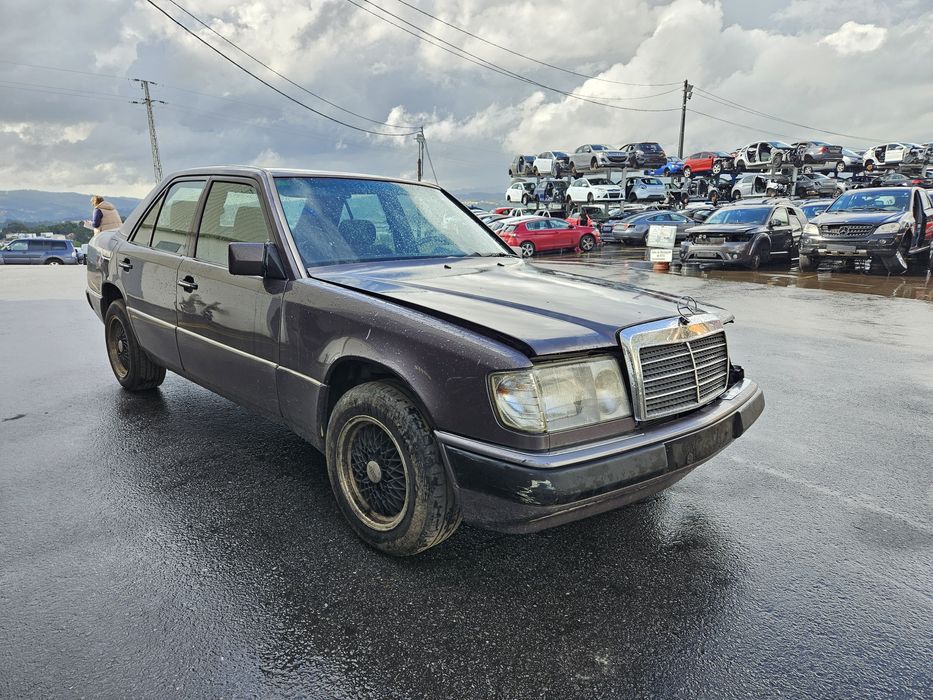 Mercedes-Benz Class E 300D W124 de 1992 para peças