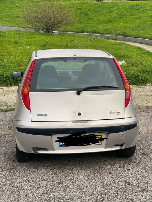 Fiat Punto 2003.