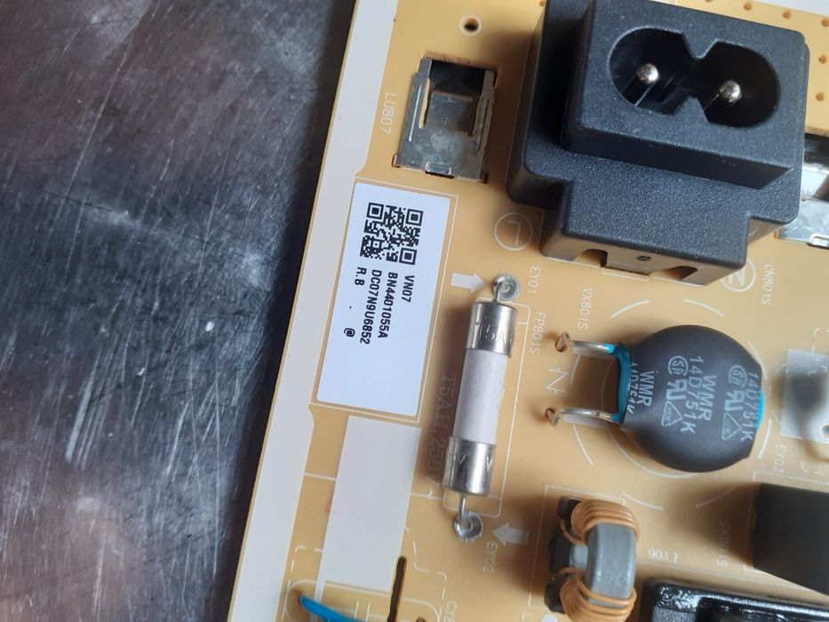 Tv Samsung ue55au7105k