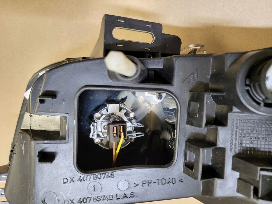 lampa prawy przód reflektor fiat stilo 01-08r. oe europa