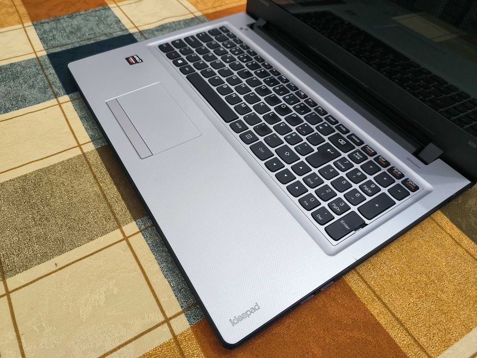 Lenovo ideapad 300