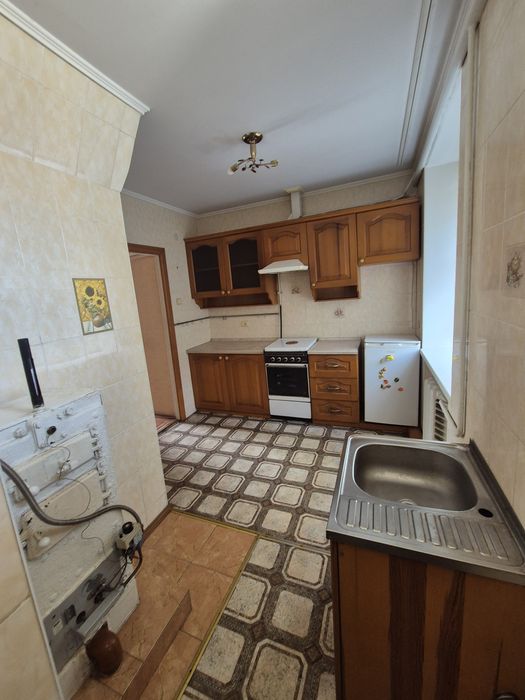 Продам пів будинку