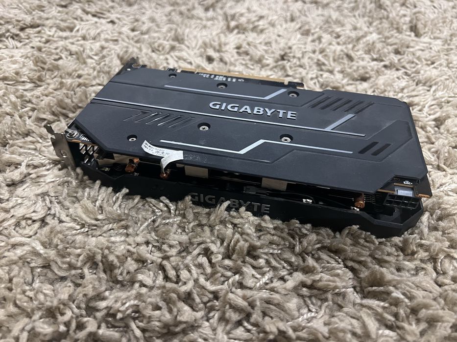 Відеокарта RX 5500 xt 8 гіг