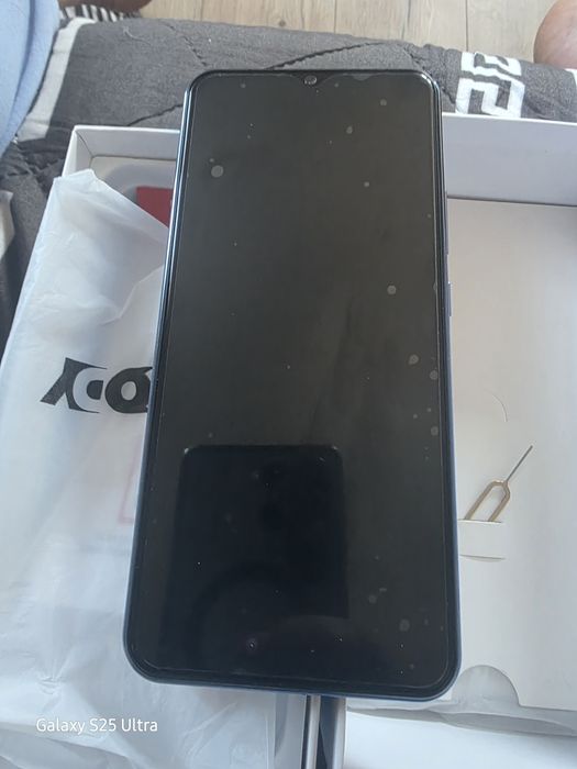 Telefon X18 Nowy + etui