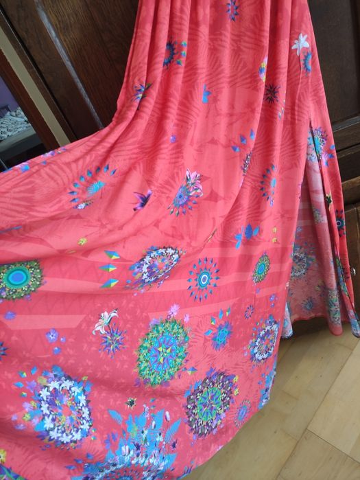 Śliczna sukienka długa Desigual M