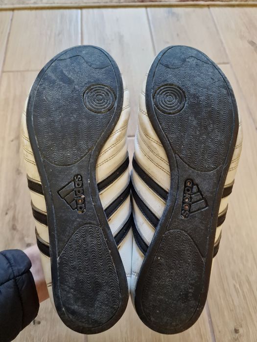 Кросівки Adidas білі шкіряні 44 розмір