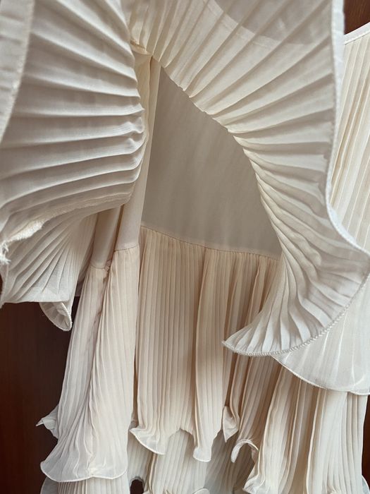 H&M | Vestido Plissado Curto - salmao claro (S)