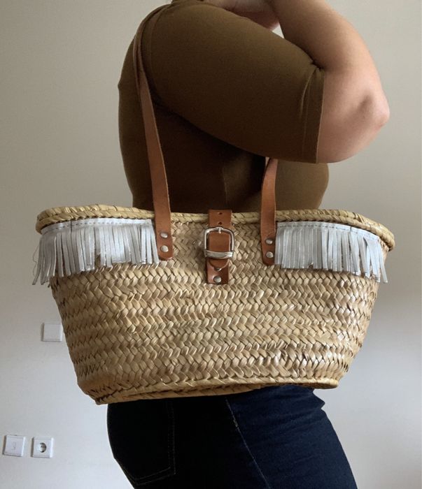 Carteira tipo cesta de palha