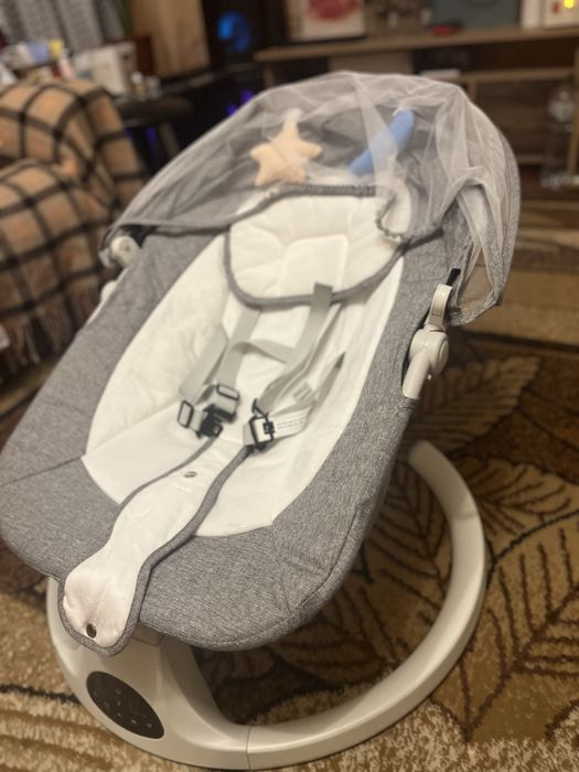 Продам заколисуючий центр Dearest Baby