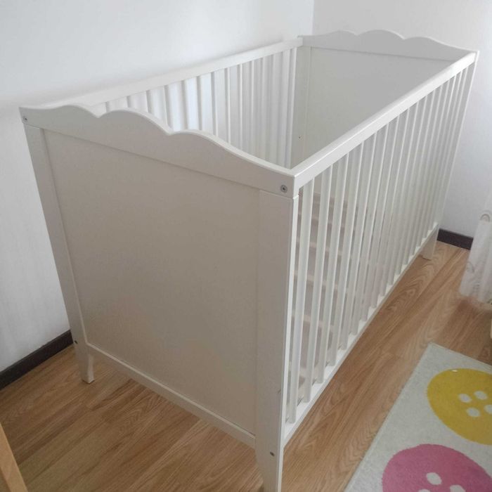 Cama e muda fraldas bebé