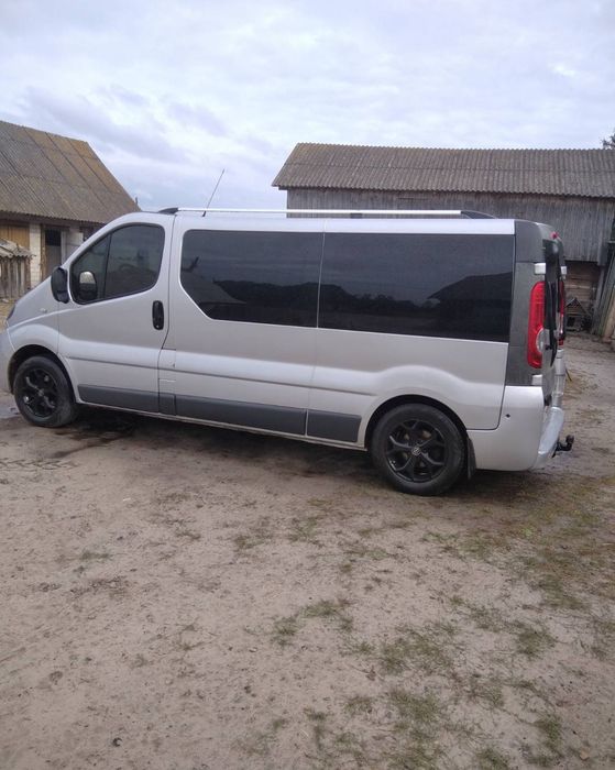 Опель Віваро 2.5