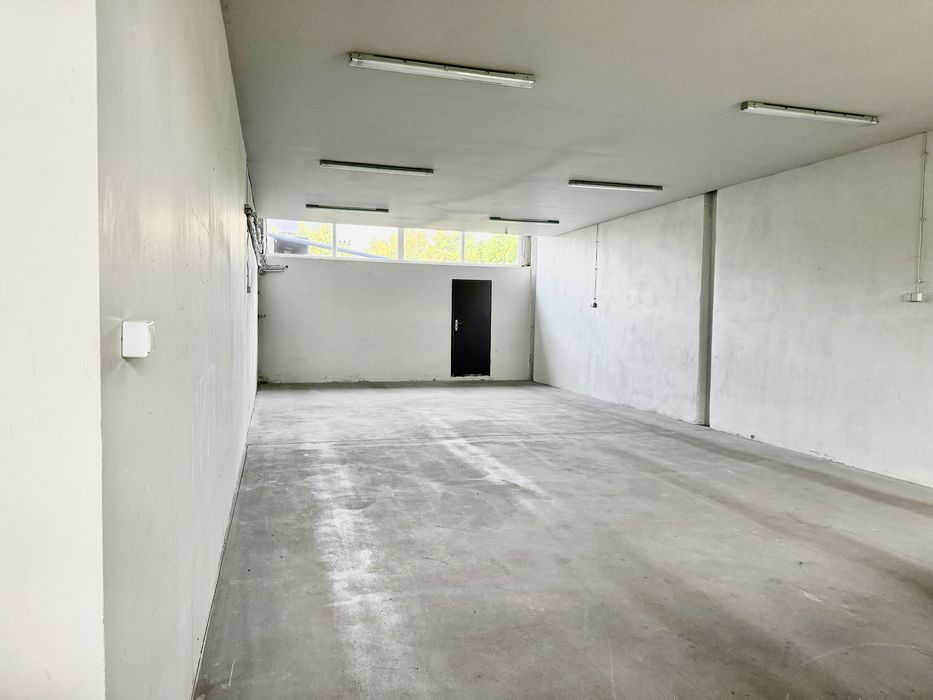 Dom wolnostojący, 160m z halą 146m2, 2 garaże Składowa, Brzeg