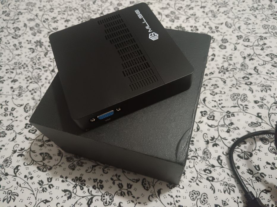 Minipc quase novo.