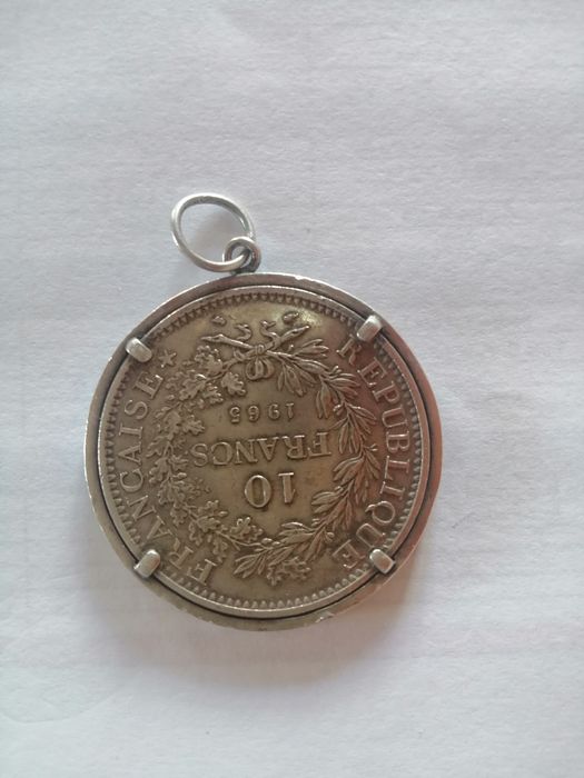 Medalha de prata com moeda 10 Francos Franceses