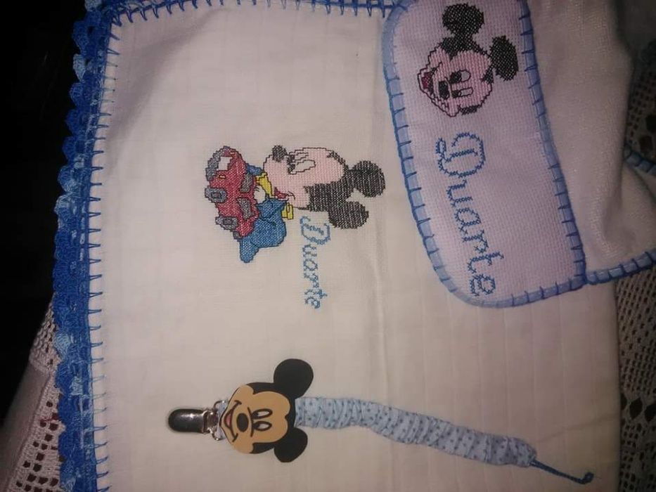 Conjunto fralda com babete e fitinha