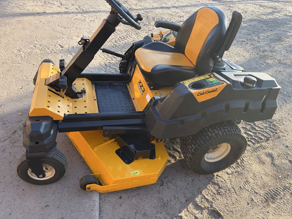 Traktorek Cub Cadet XZ3 zero turn