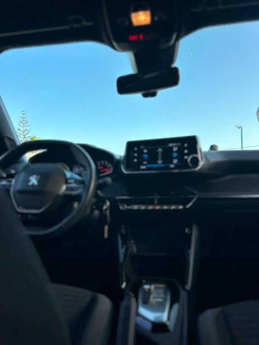 Peugeot 2008 automático 2023