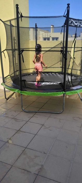 Aluguer de Insuflável e ou trampolim para Festas Infantis e Aniversários