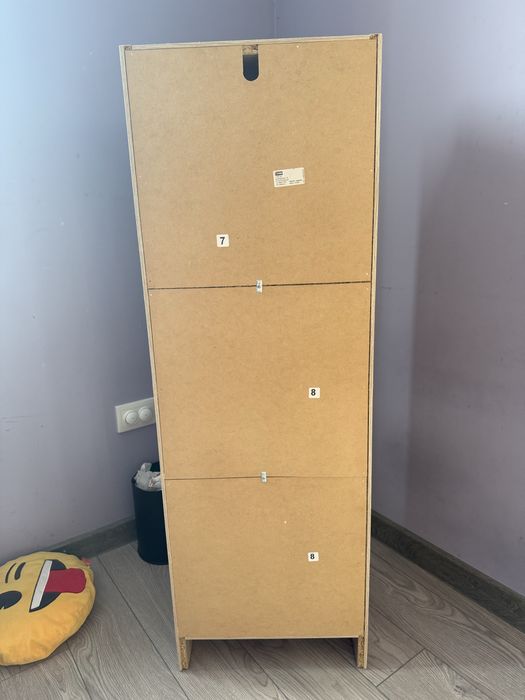 Зручний стелаж для книг або маленьких речей