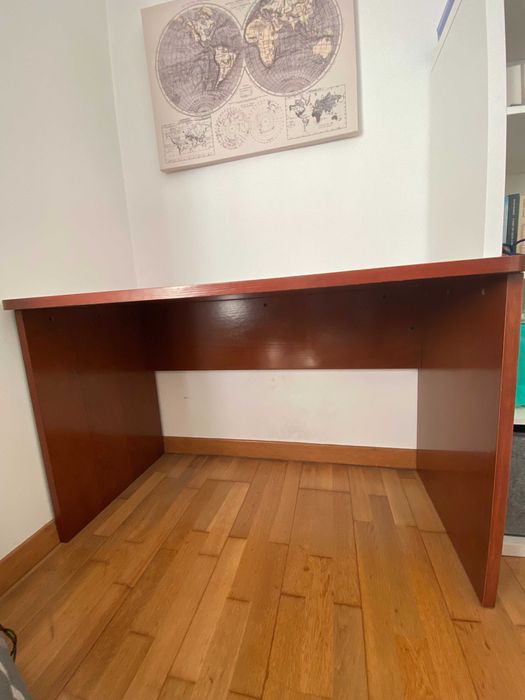 Secretária em ótimo estado, preço negociável