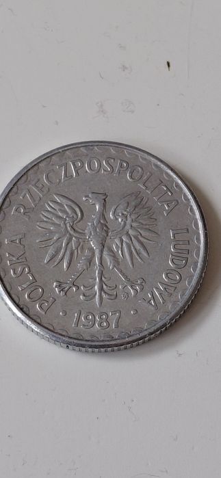 Sprzedam monetę 1zł z 1987roku .
