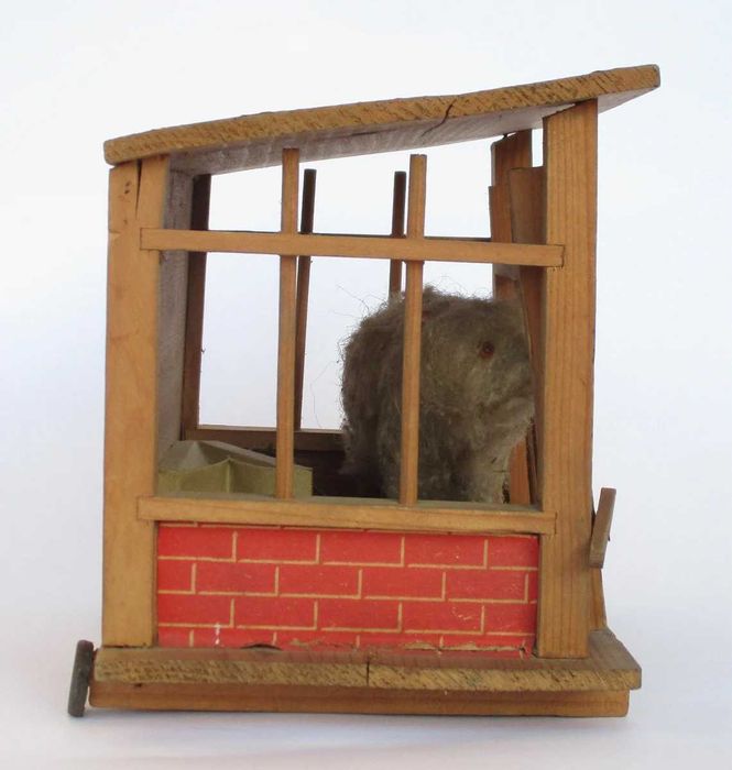 Antigo brinquedo Jaula com Urso