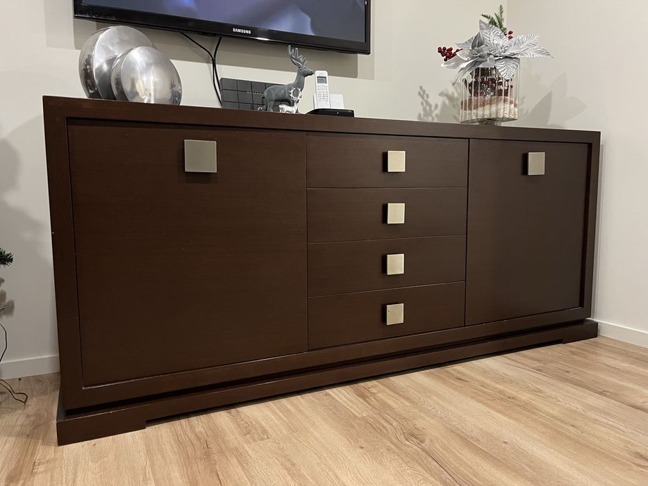 Móvel Aparador em madeira wengue