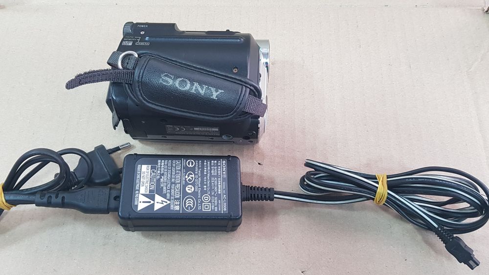 Видеокамера Sony DCR-HC62E