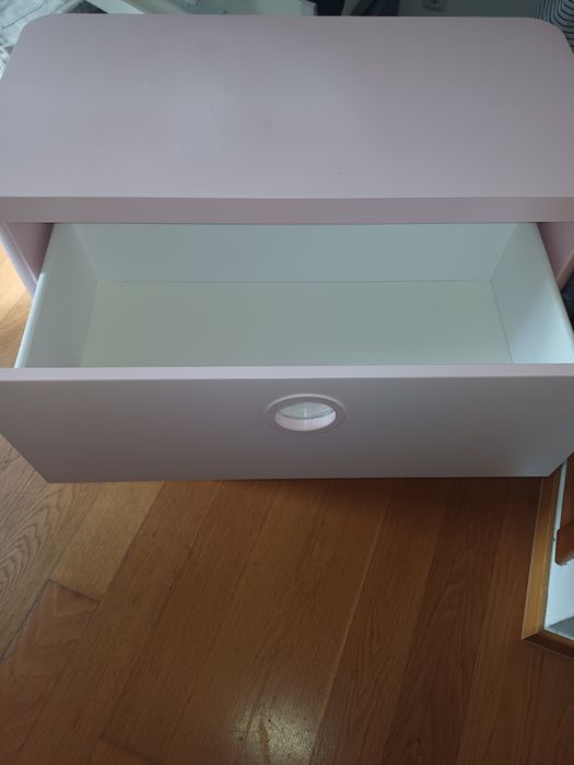 Movel cor de rosa Ikea