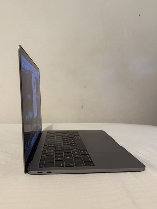 MacBook Pro 13” 2017 i5 8GB 128GB + carregador