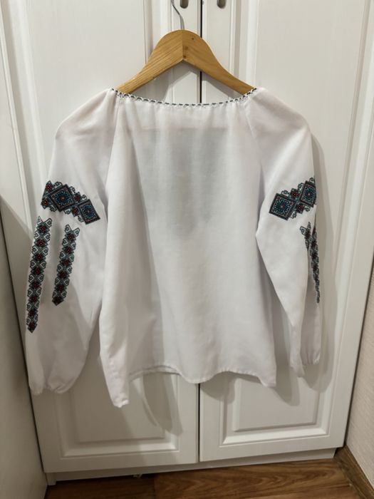 Продається вишиванка