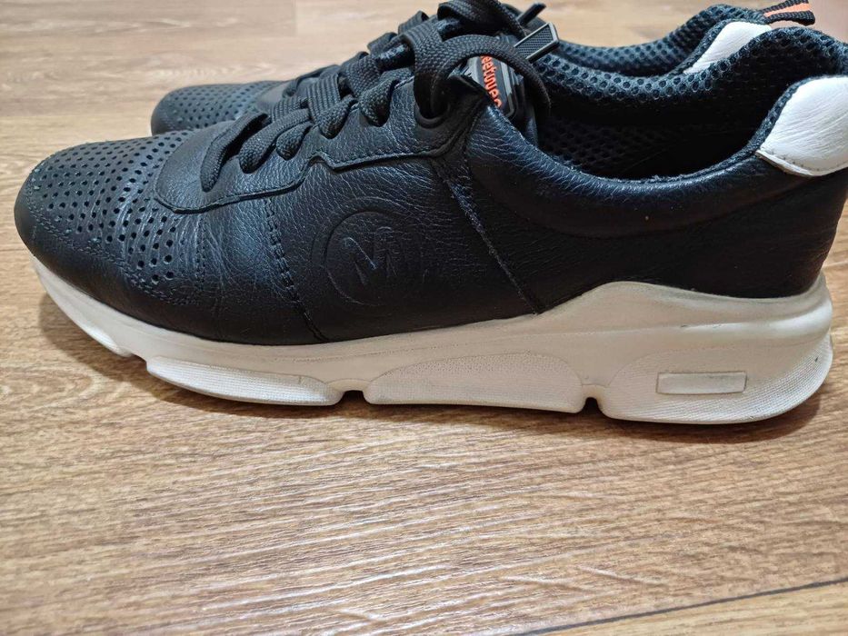 Продам кросівки Мida