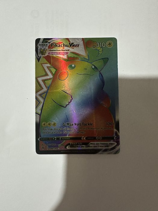 Pikachu Vmax rainbow, de boa qualidade
