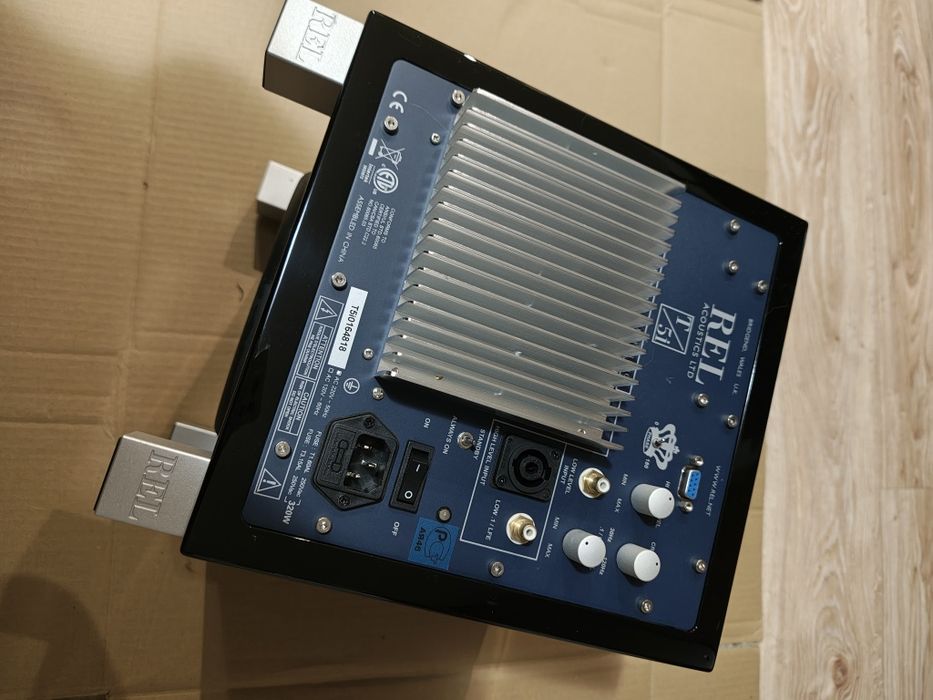 REL Accoustics T5i Subwoofer została 1szt