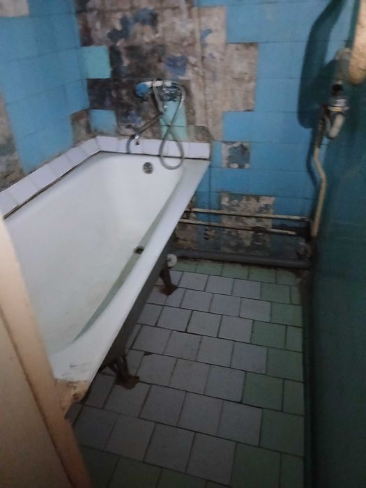 Продам 2-х кв. 606 м/р, ул. Светлая, 8