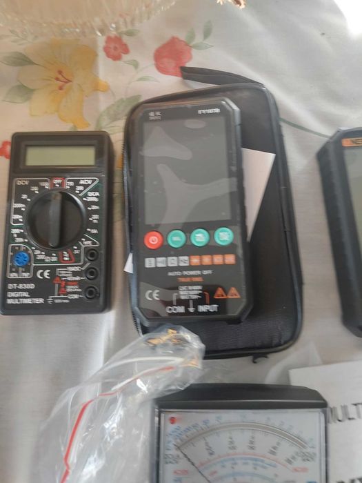 Multimetros novos ( nunca utilizados e em caixa)