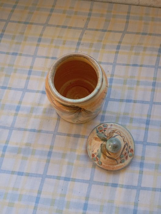 Pote em cerâmica artesanal com tampa – decoração rústica